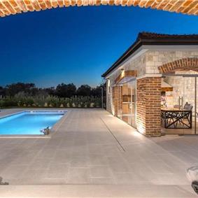3 bedroom villa with pool, near Zadar, sleeps 8